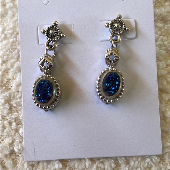 Jewelry - Elegant Silver and Blue Druzy Quarts Dangle Earrings